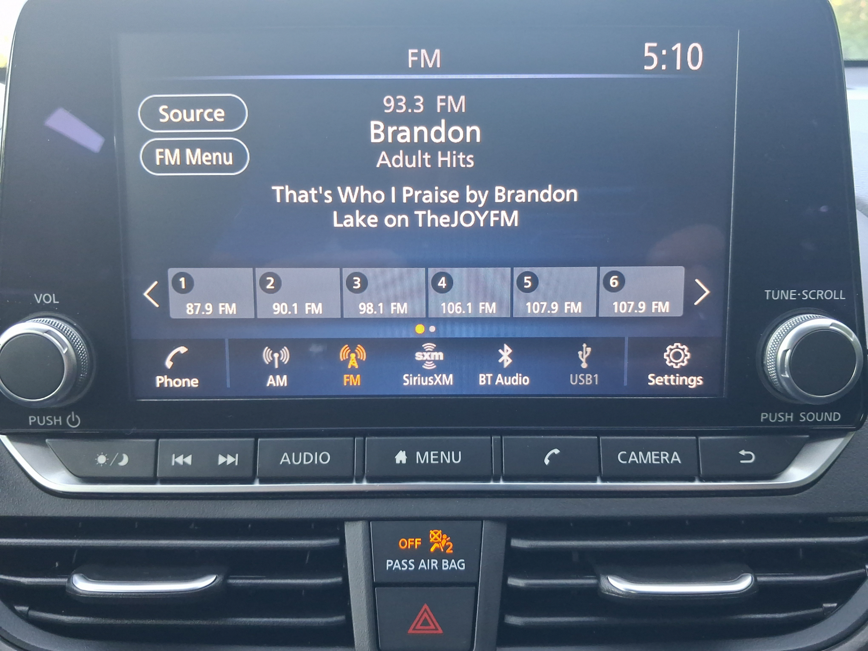 Used 2025 Nissan Altima 2.5 SV FWD image 14