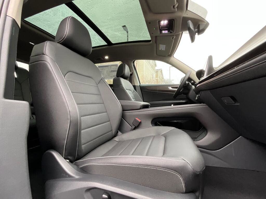 New 2026 Volkswagen Atlas SEL image 12