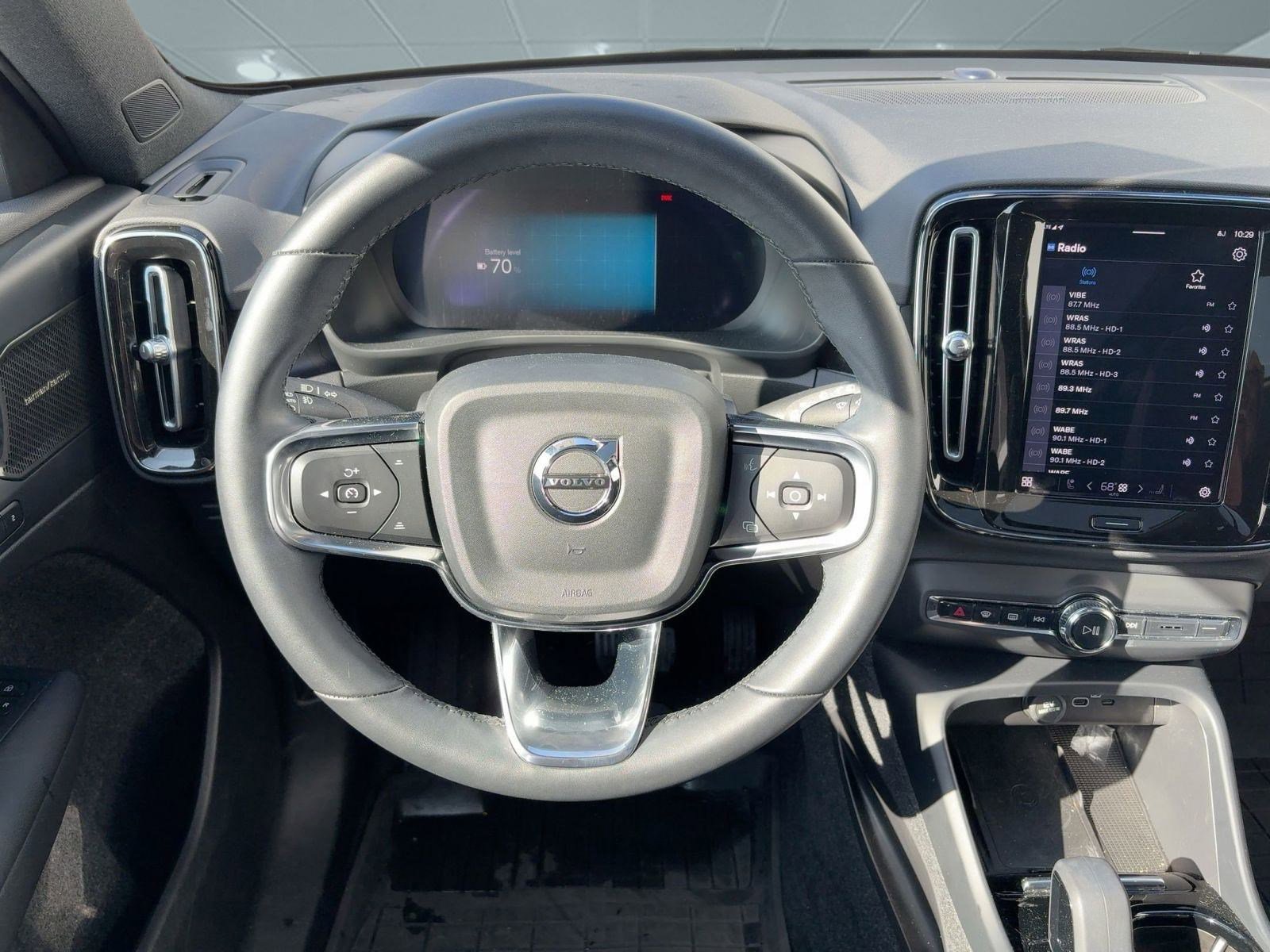 Certified 2023 Volvo XC40 Recharge Ultimate image 24