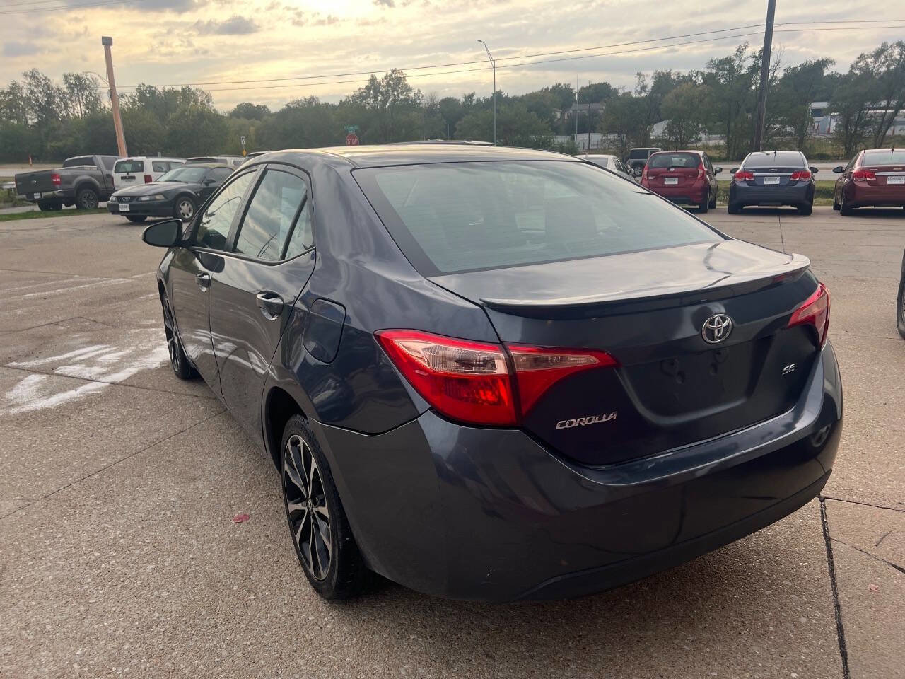 Used 2017 Toyota Corolla SE image 3