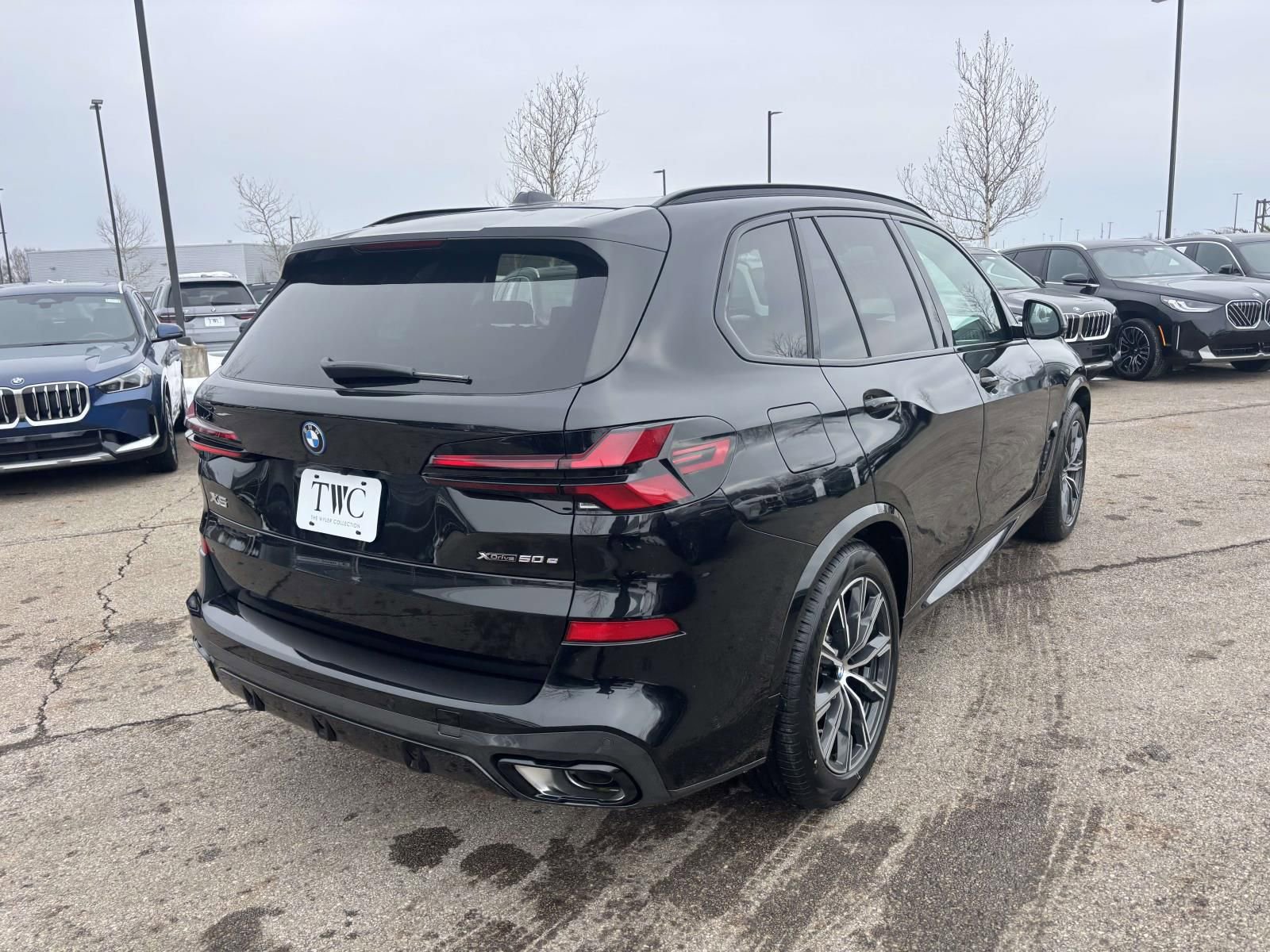 New 2026 BMW X5 xDrive50e w/ M Sport Package AWD/4WD image 7