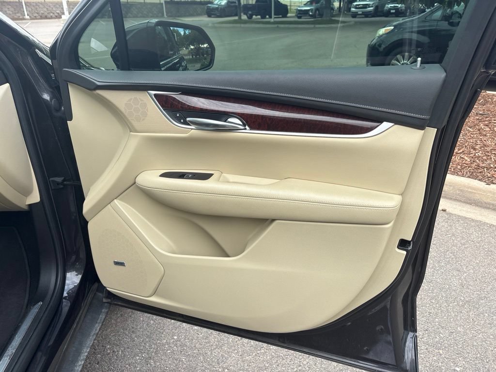 Used 2019 Cadillac XT5 Premium Luxury w/ Driver Assist Package AWD/4WD image 26