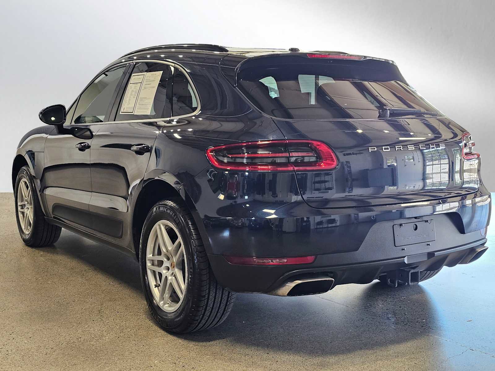 Used 2017 Porsche Macan AWD/4WD image 5