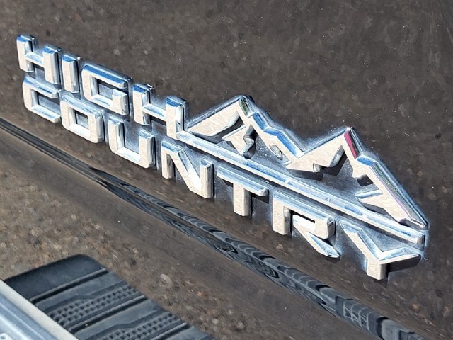 Used 2021 Chevrolet Silverado 1500 High Country w/ Technology Package AWD/4WD image 7