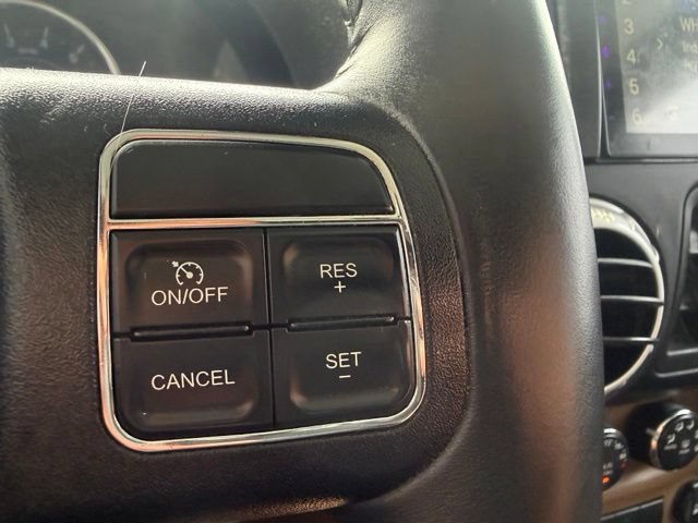 Used 2014 Jeep Wrangler Unlimited Sahara w/ Connectivity Group AWD/4WD image 15