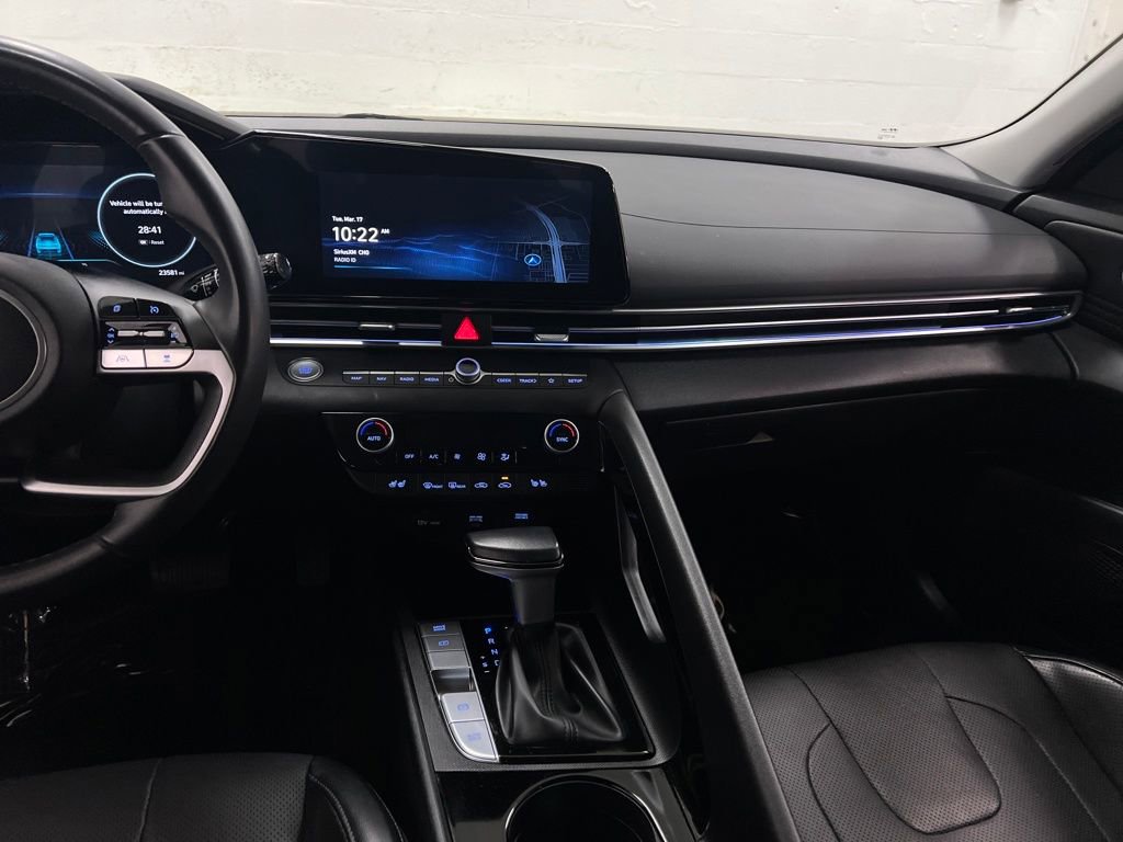 Used 2023 Hyundai Elantra Limited image 19