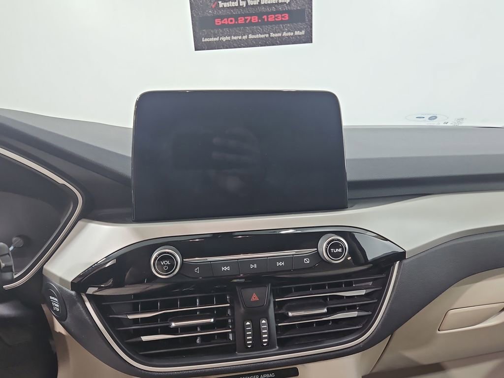 Used 2020 Ford Escape SE FWD image 19