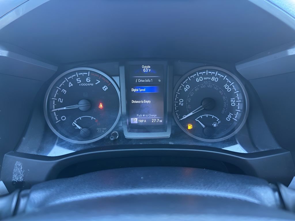 Used 2020 Toyota Tacoma TRD Off-Road w/ Technology Package image 19