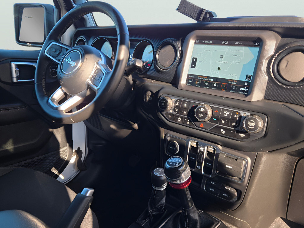 Certified 2020 Jeep Gladiator Overland AWD/4WD image 8