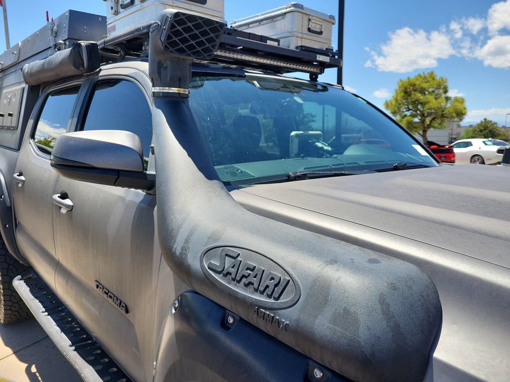 Used 2016 Toyota Tacoma TRD Off-Road w/ Premium & Technology Package AWD/4WD image 22