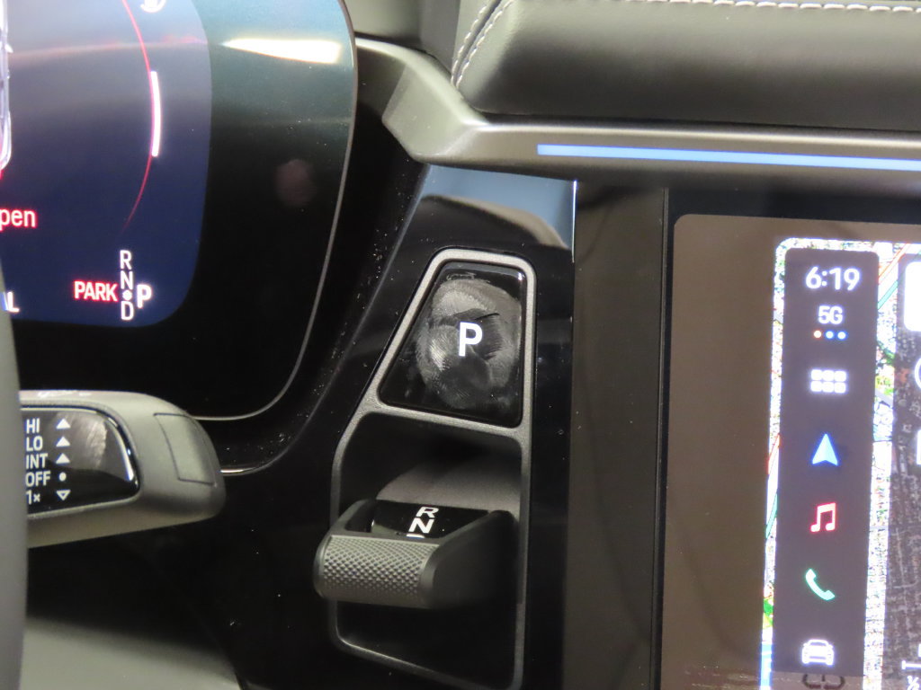 New 2026 Porsche Macan Electric RWD image 26
