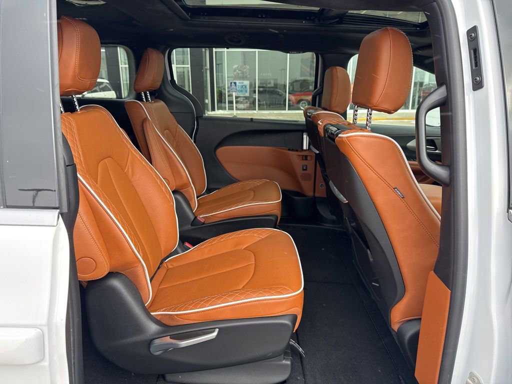 New 2026 Chrysler Pacifica Pinnacle AWD/4WD image 33