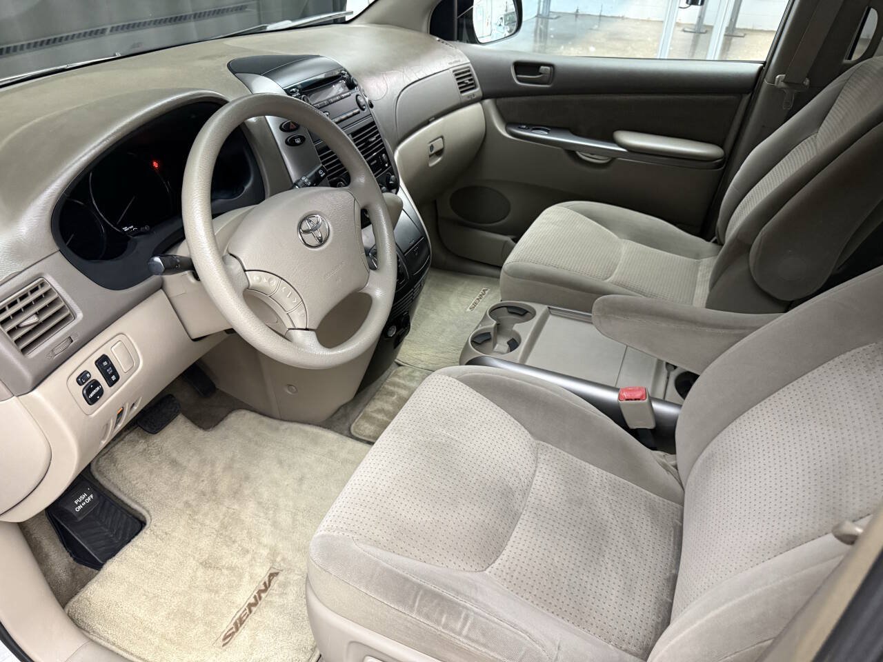 Used 2008 Toyota Sienna LE AWD/4WD image 16