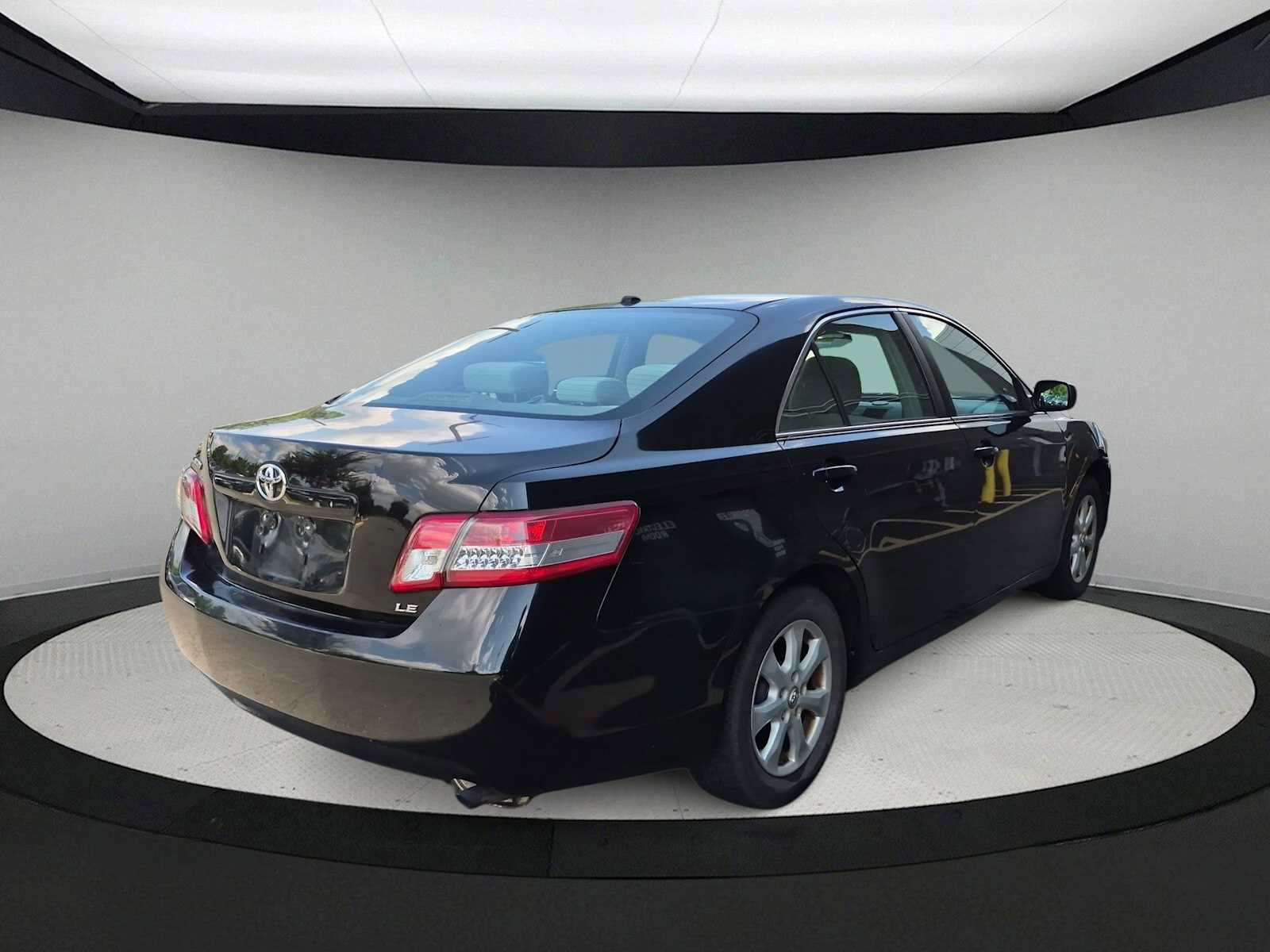Used 2011 Toyota Camry LE w/ LE Extra-Value Pkg FWD image 8