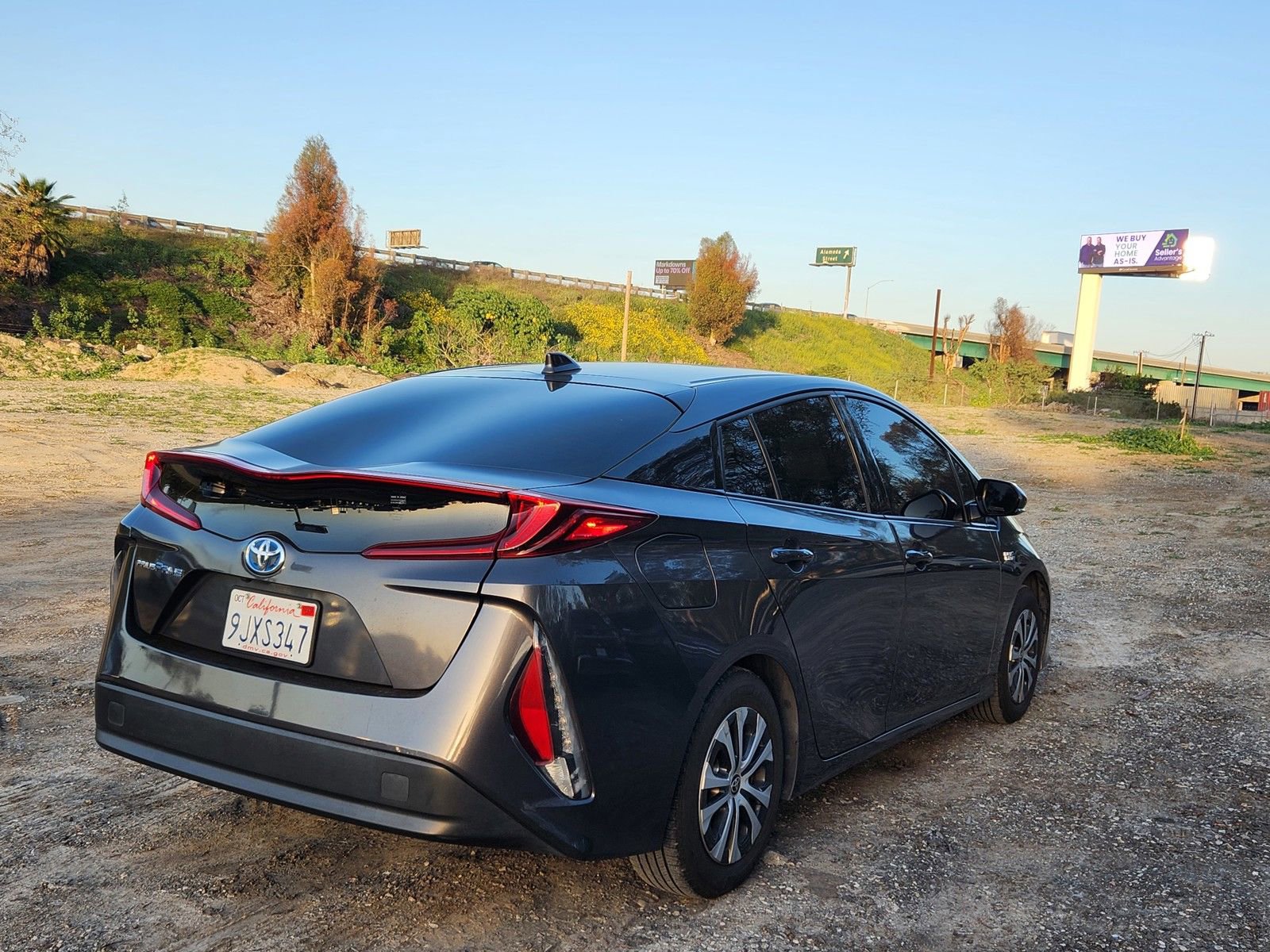 Used 2020 Toyota Prius Prime LE image 7
