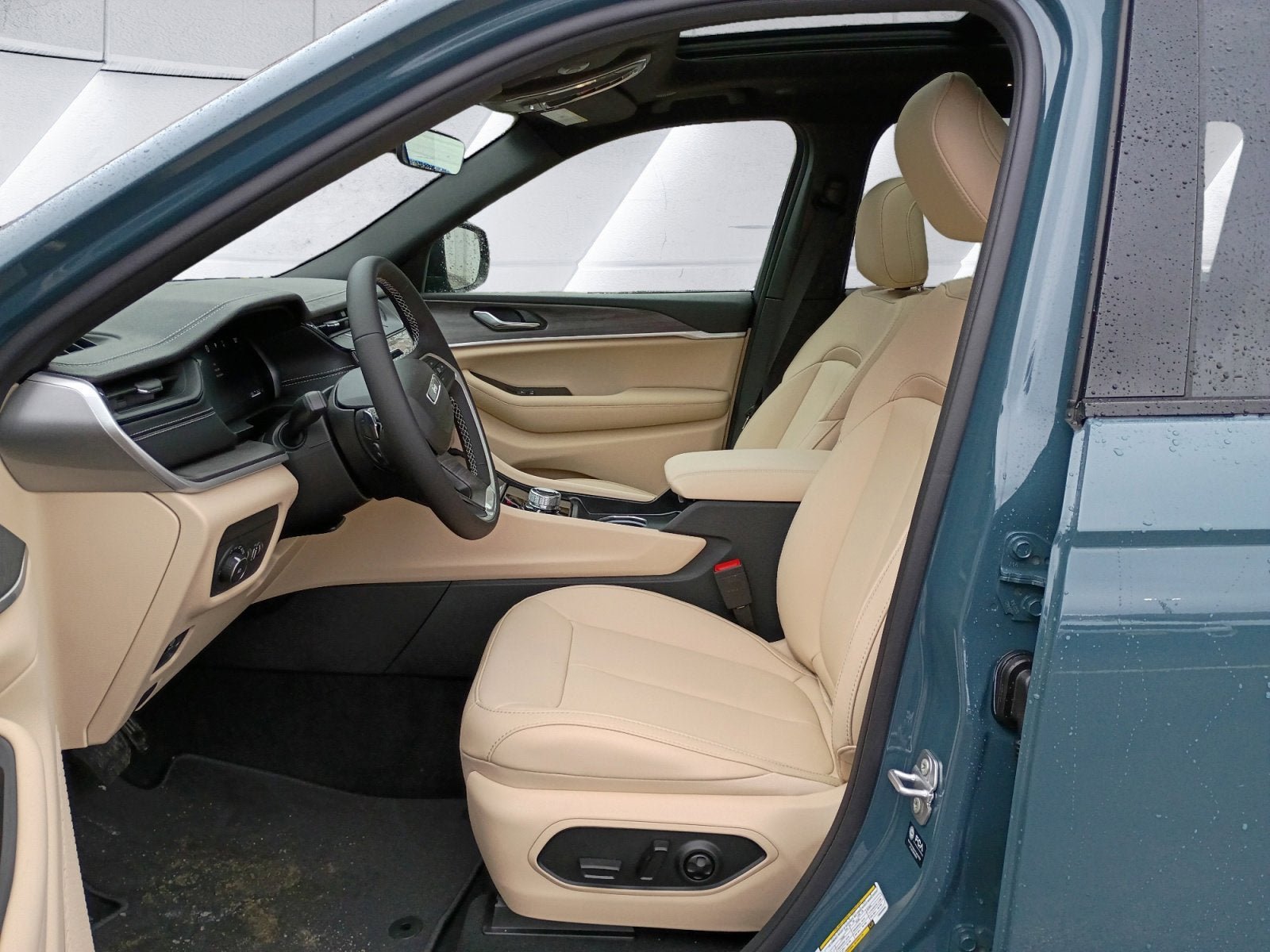 New 2026 Jeep Grand Cherokee L Limited image 10