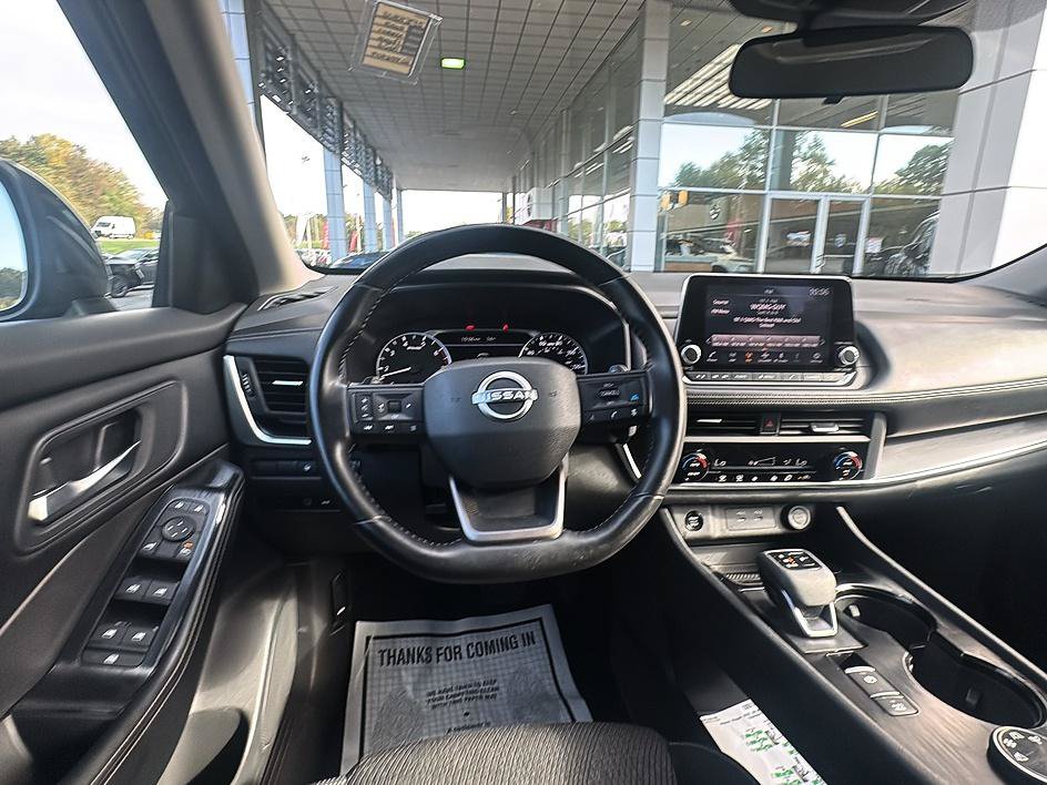 Certified 2025 Nissan Rogue SV AWD/4WD image 29