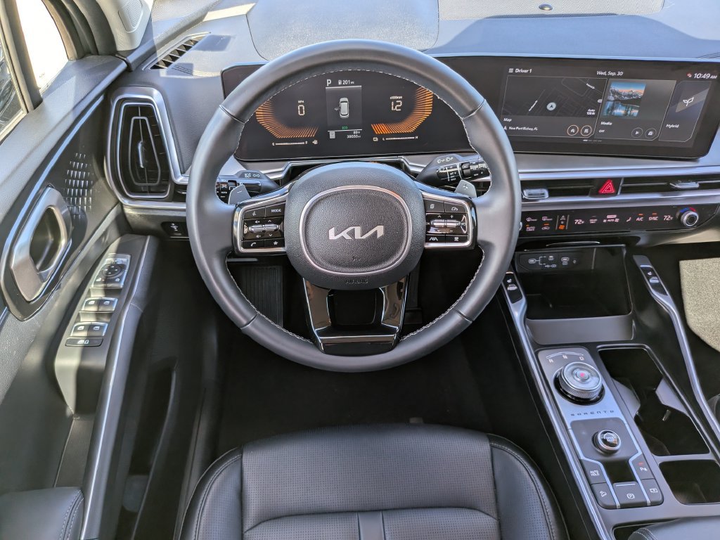 Certified 2025 Kia Sorento EX FWD image 17