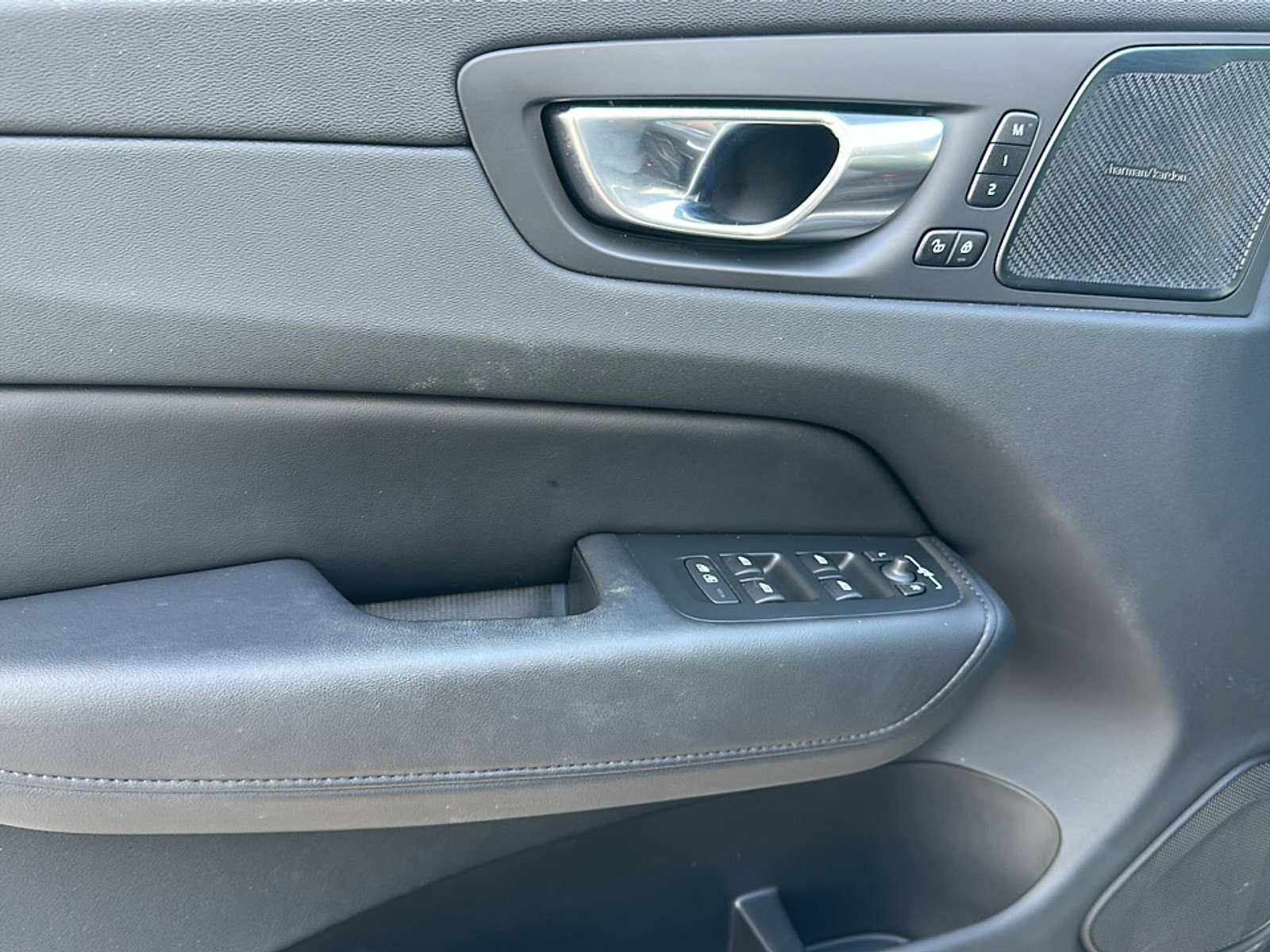 Used 2023 Volvo XC60 B5 Plus w/ Climate Package image 16