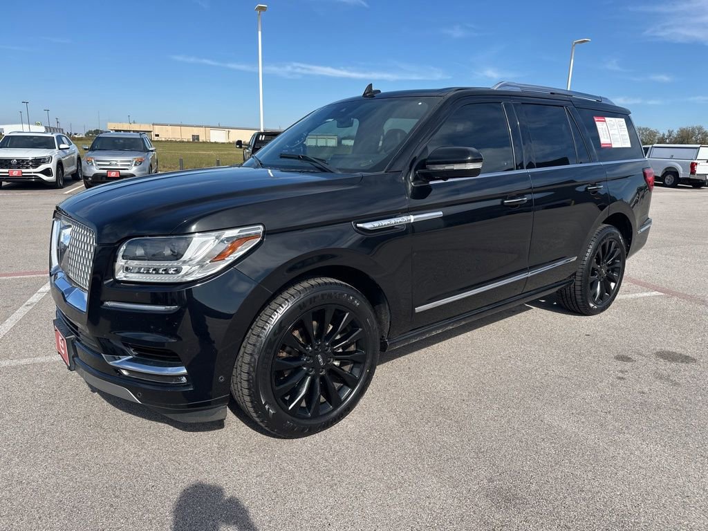 Used 2021 Lincoln Navigator Reserve w/ Luxury Package image 3