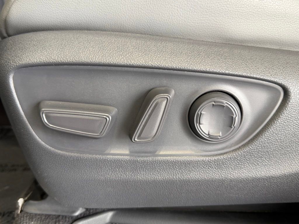 Certified 2021 Toyota Sienna XLE FWD image 22