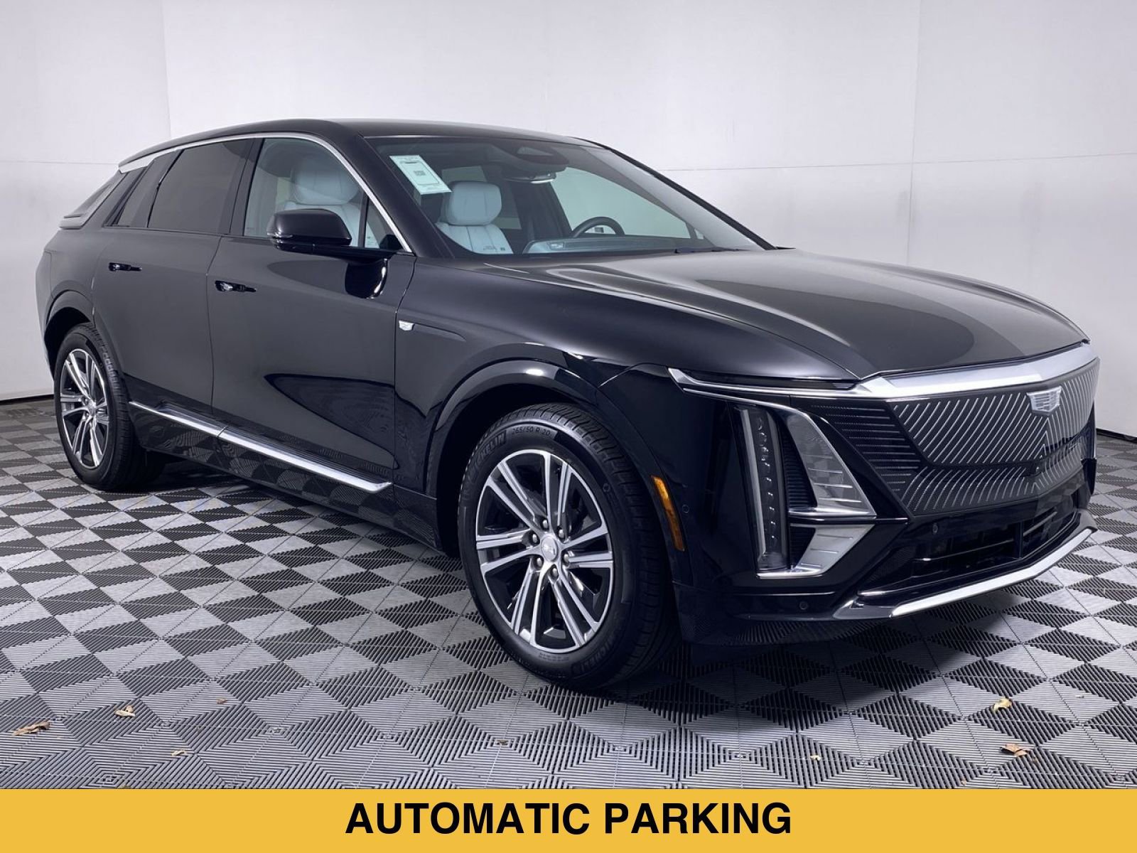 Certified 2024 Cadillac Lyriq Luxury w/ LPO, Floor Liner Package AWD/4WD image 21