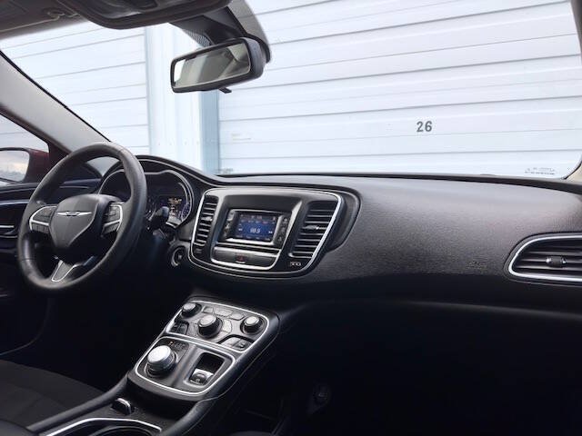 Used 2015 Chrysler 200 Limited FWD image 13