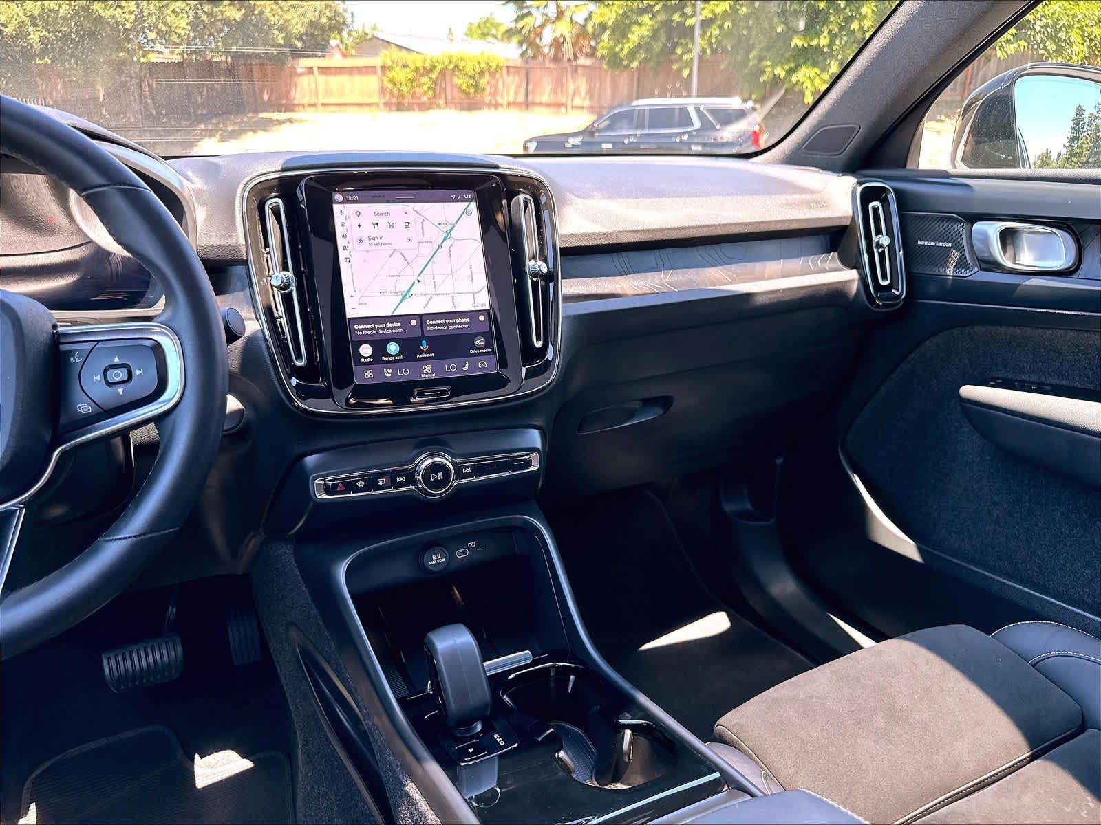 Used 2023 Volvo C40 P8 Recharge Ultimate AWD/4WD image 9