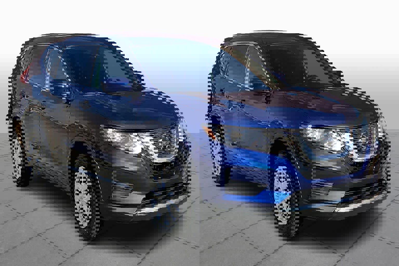 Used 2019 Nissan Rogue S image 2