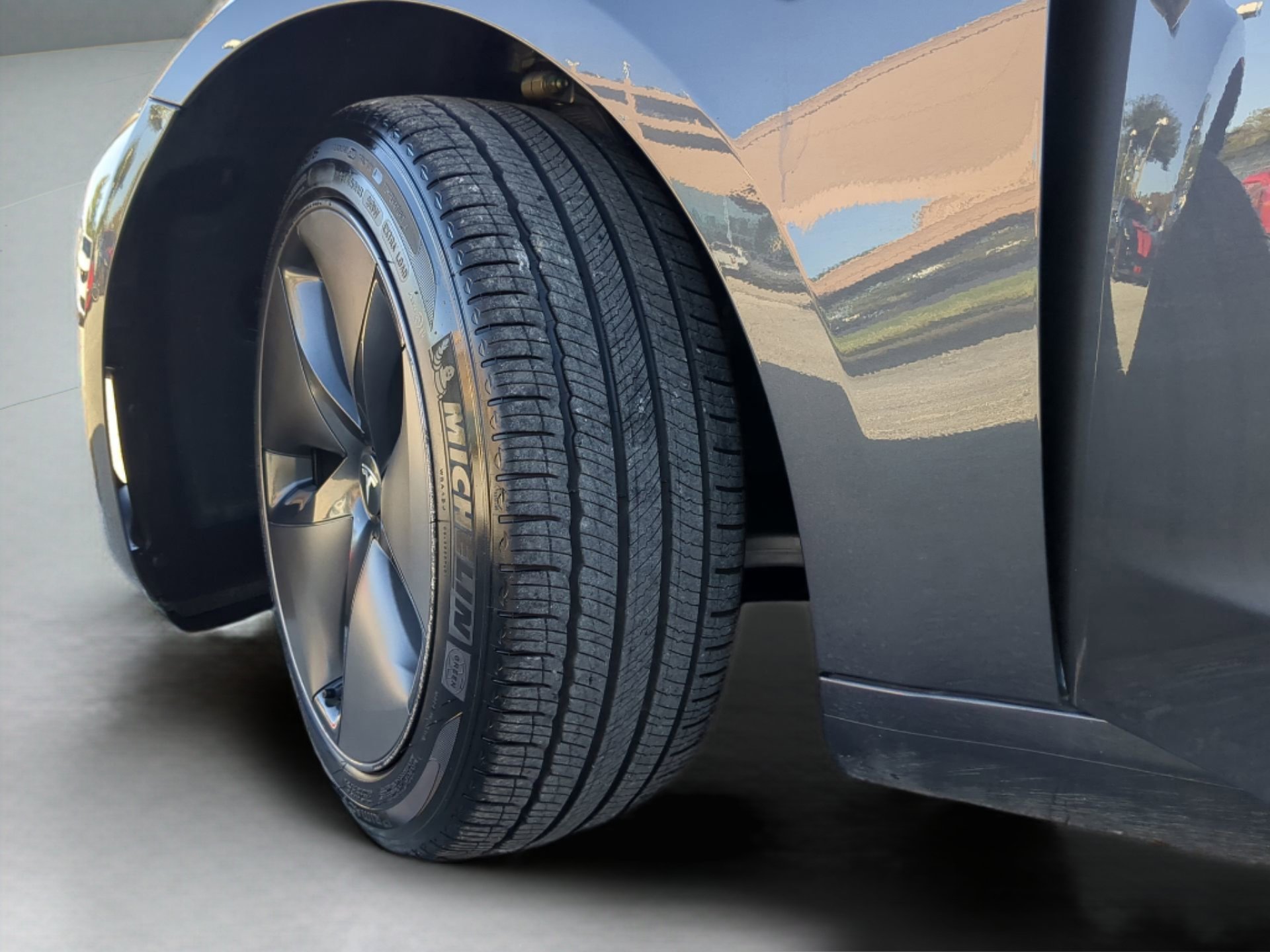 Used 2018 Tesla Model 3 Long Range image 62