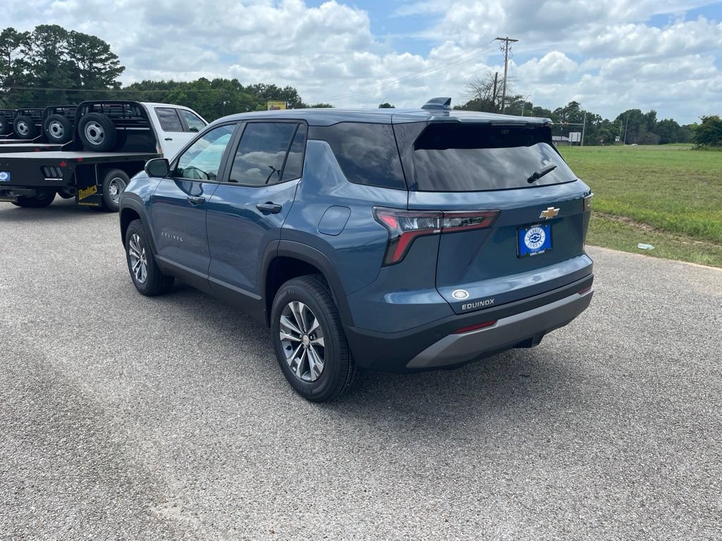 New 2026 Chevrolet Equinox LT w/ Convenience Package II FWD image 3