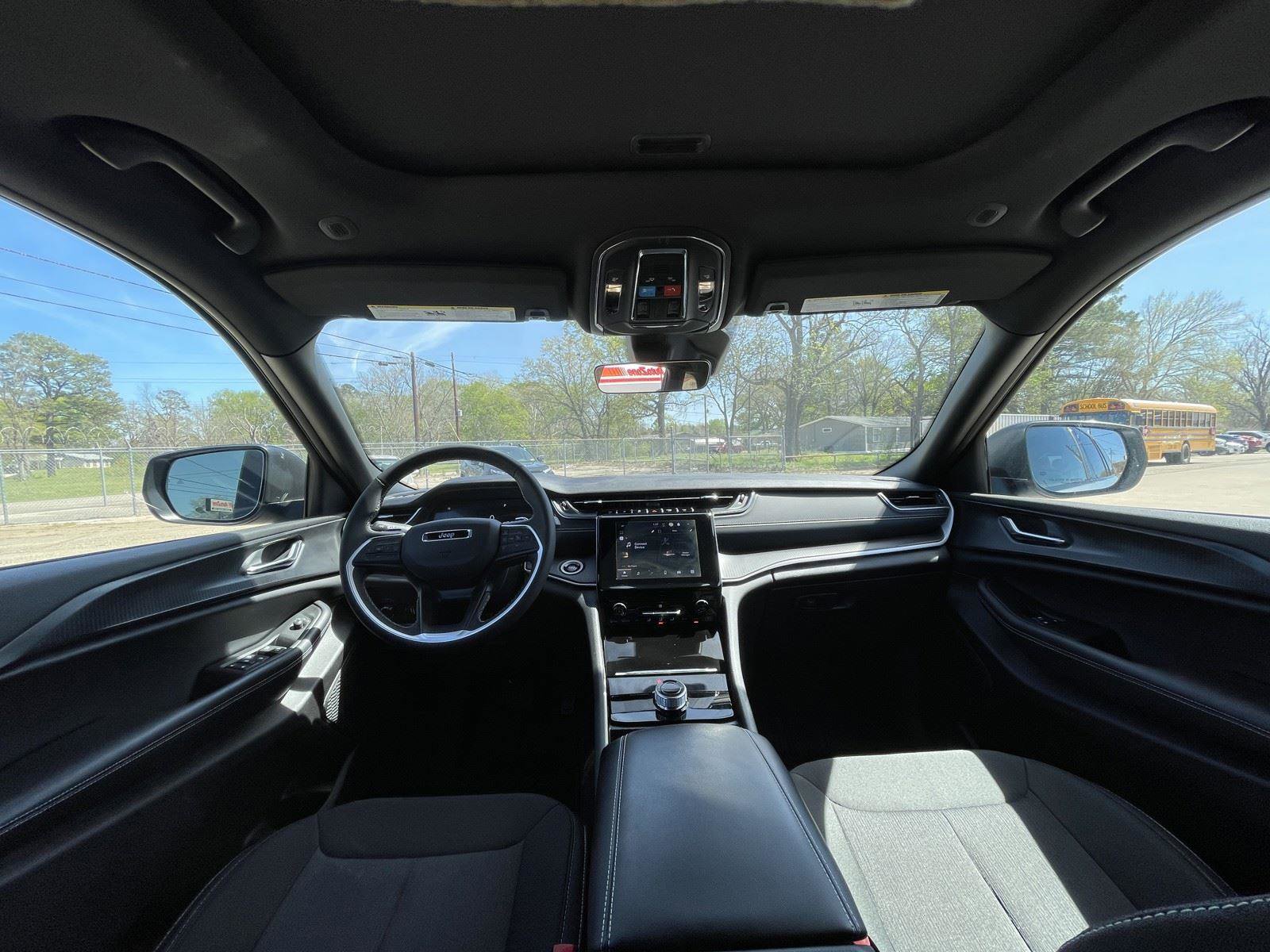 Certified 2025 Jeep Grand Cherokee Laredo X w/ Trailer Tow Package image 15