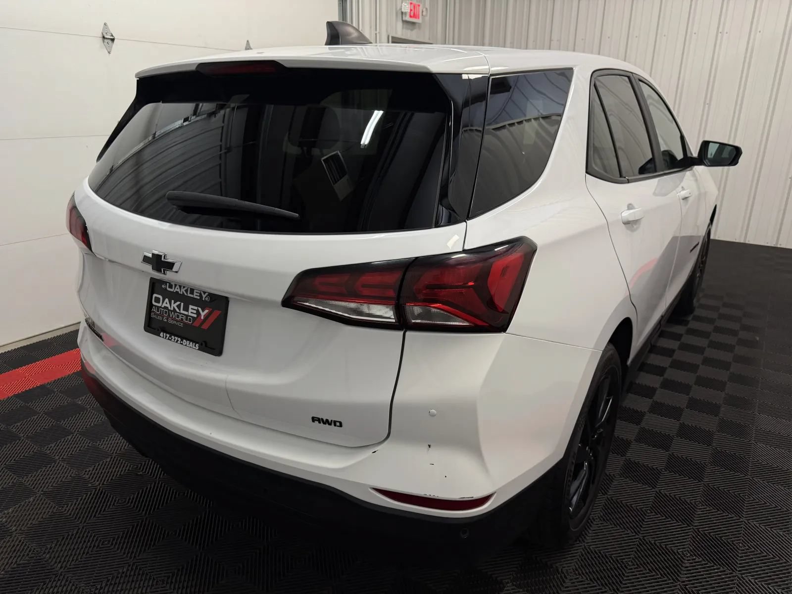 Used 2023 Chevrolet Equinox LS w/ LS Convenience Package AWD/4WD image 17