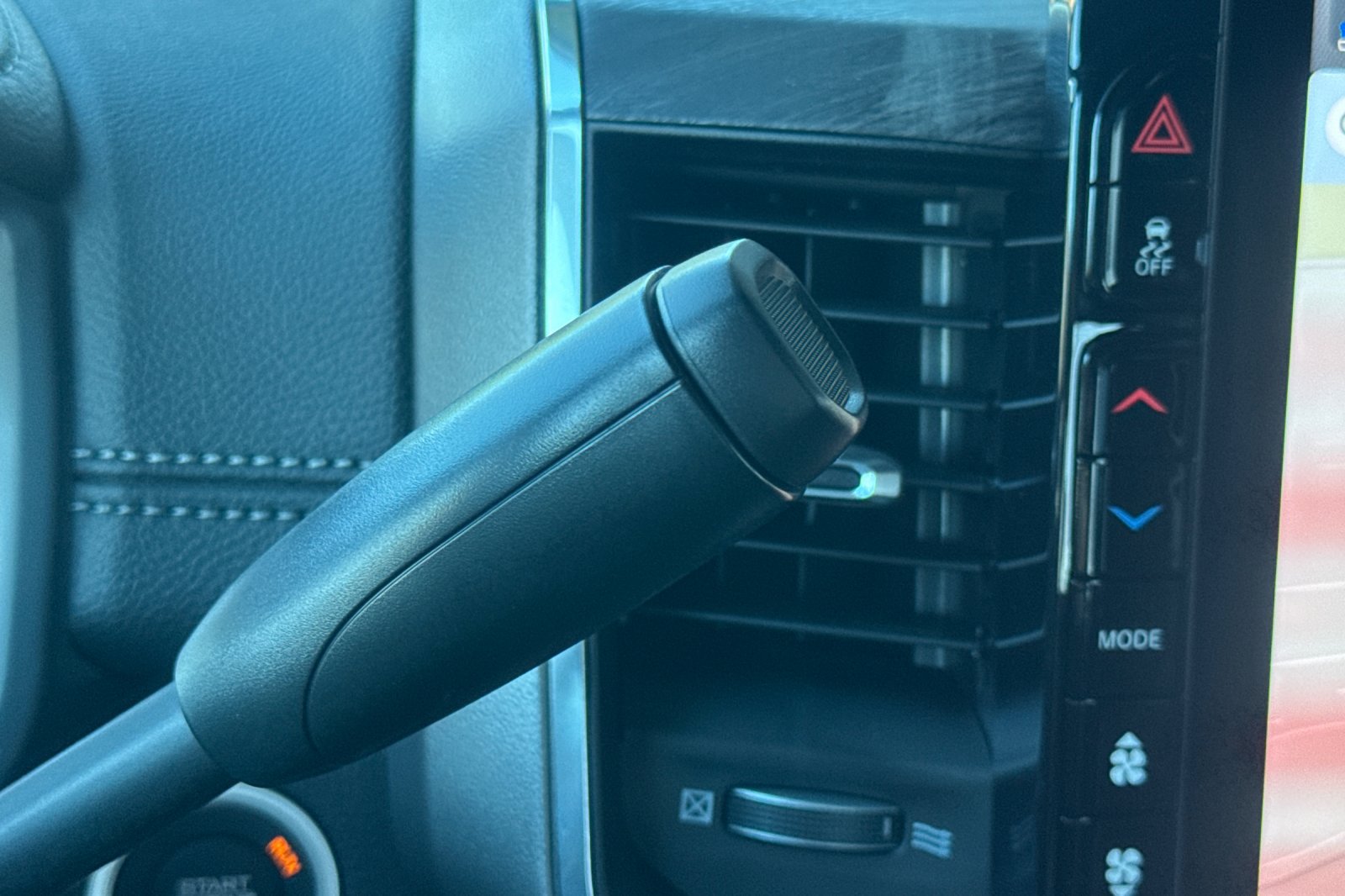 New 2026 RAM 3500 Laramie AWD/4WD image 20