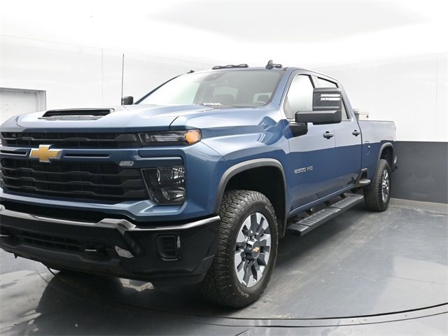 Used 2024 Chevrolet Silverado 2500 Custom w/ Custom Value Package image 5