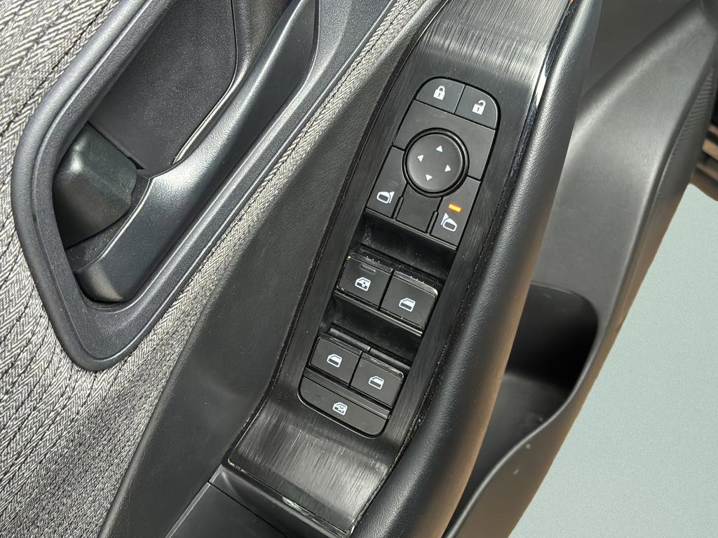 Used 2023 Nissan Rogue S image 17