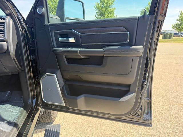 New 2026 RAM 3500 Laramie AWD/4WD image 13