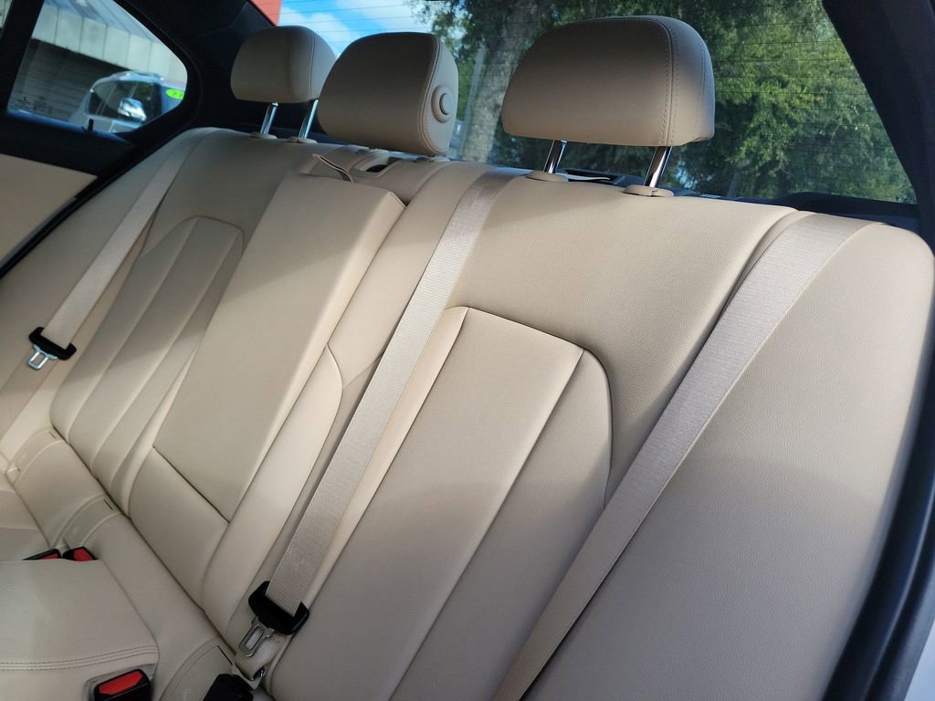 Used 2021 BMW 330i xDrive Sedan w/ Premium Package image 11