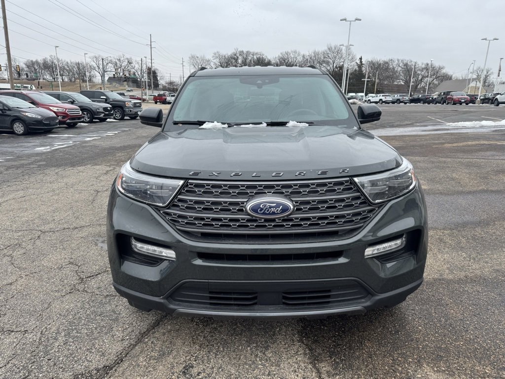 Used 2024 Ford Explorer XLT w/ Equipment Group 202A image 2