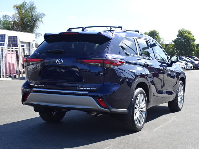 New 2026 Toyota Highlander Platinum AWD/4WD image 5