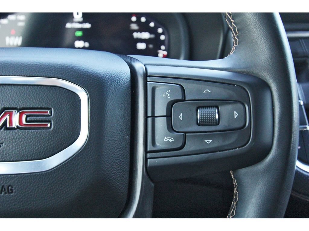 Used 2024 GMC Yukon AT4 w/ Technology Package image 17