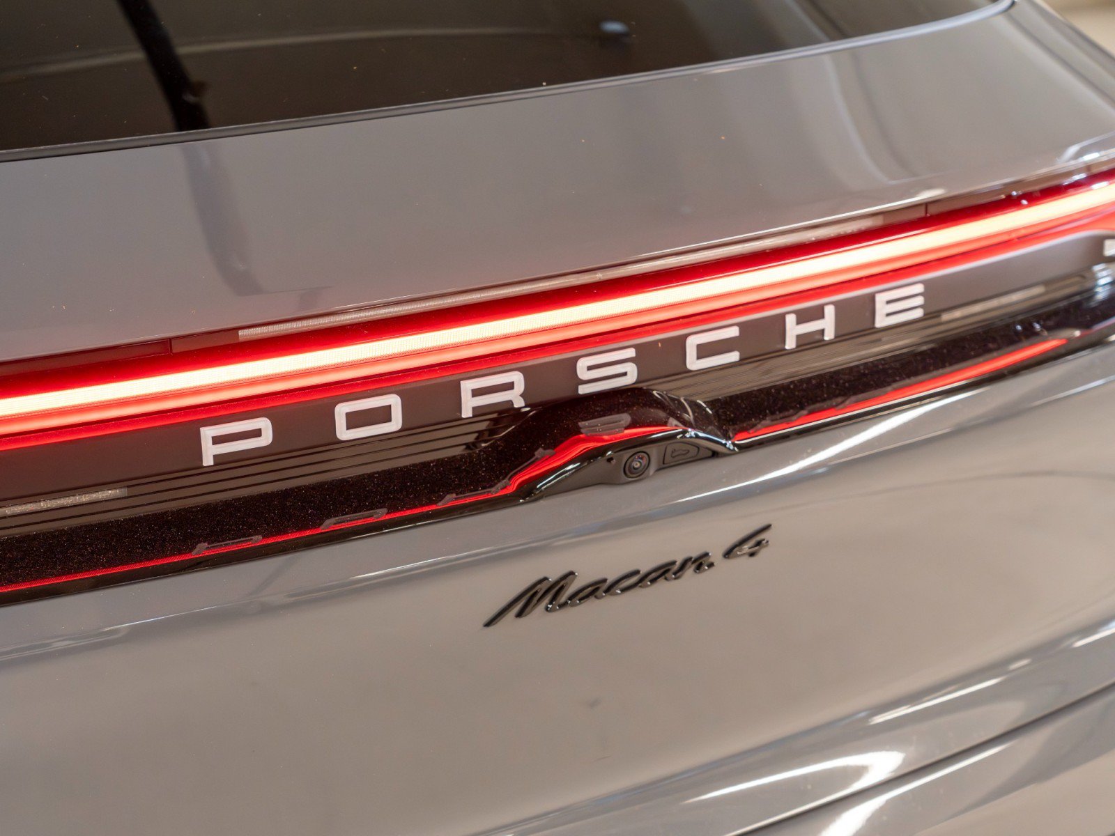 New 2026 Porsche Macan 4 Electric AWD/4WD image 13