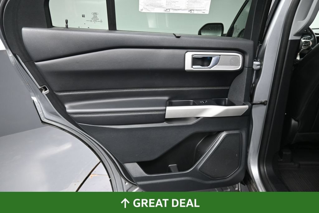 Used 2022 Ford Explorer Limited w/ Equipment Group 301A AWD/4WD image 28