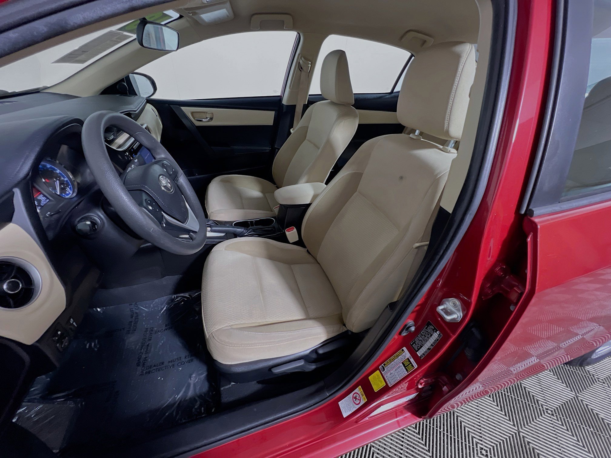 Used 2018 Toyota Corolla LE image 15