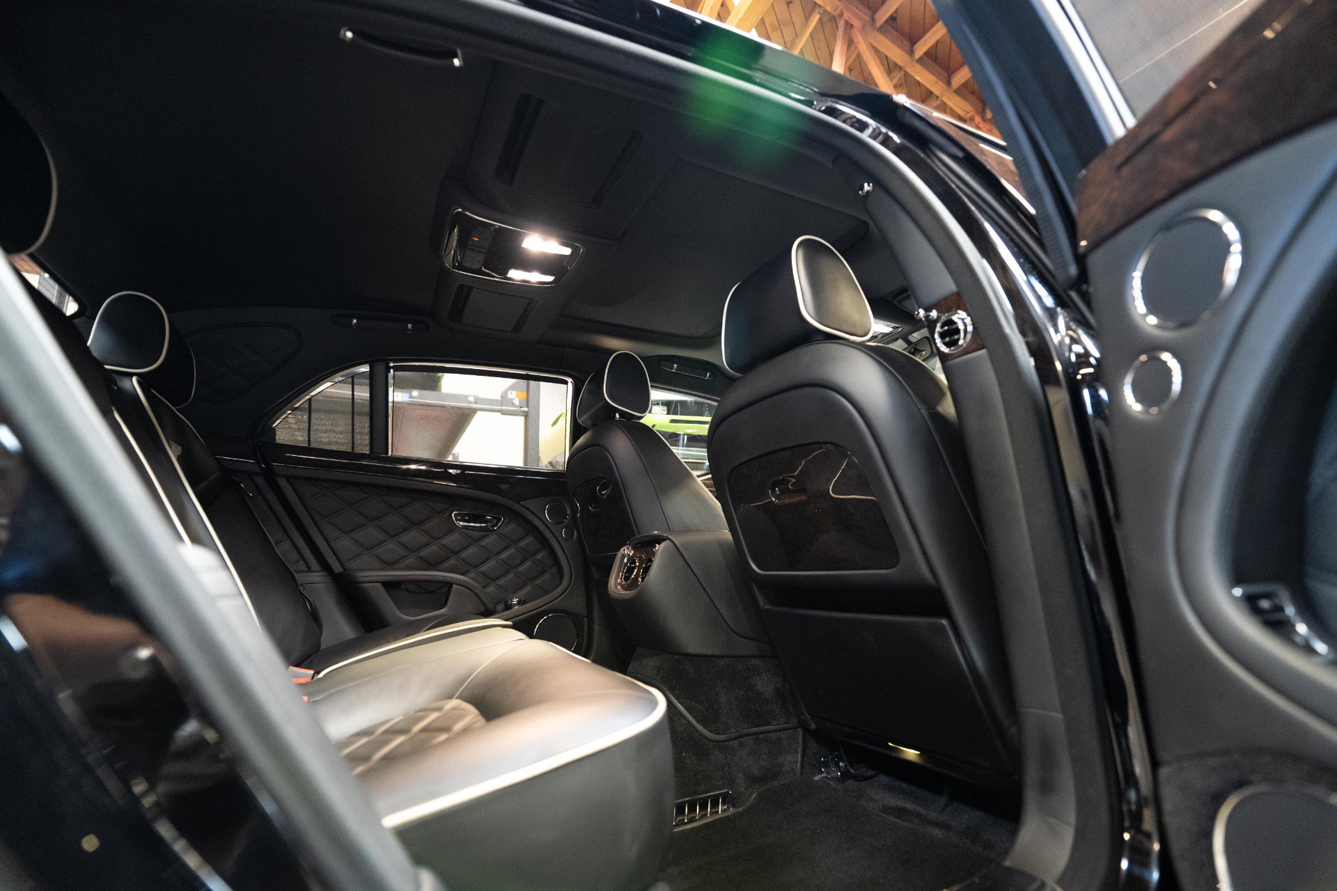 Used 2014 Bentley Mulsanne image 98