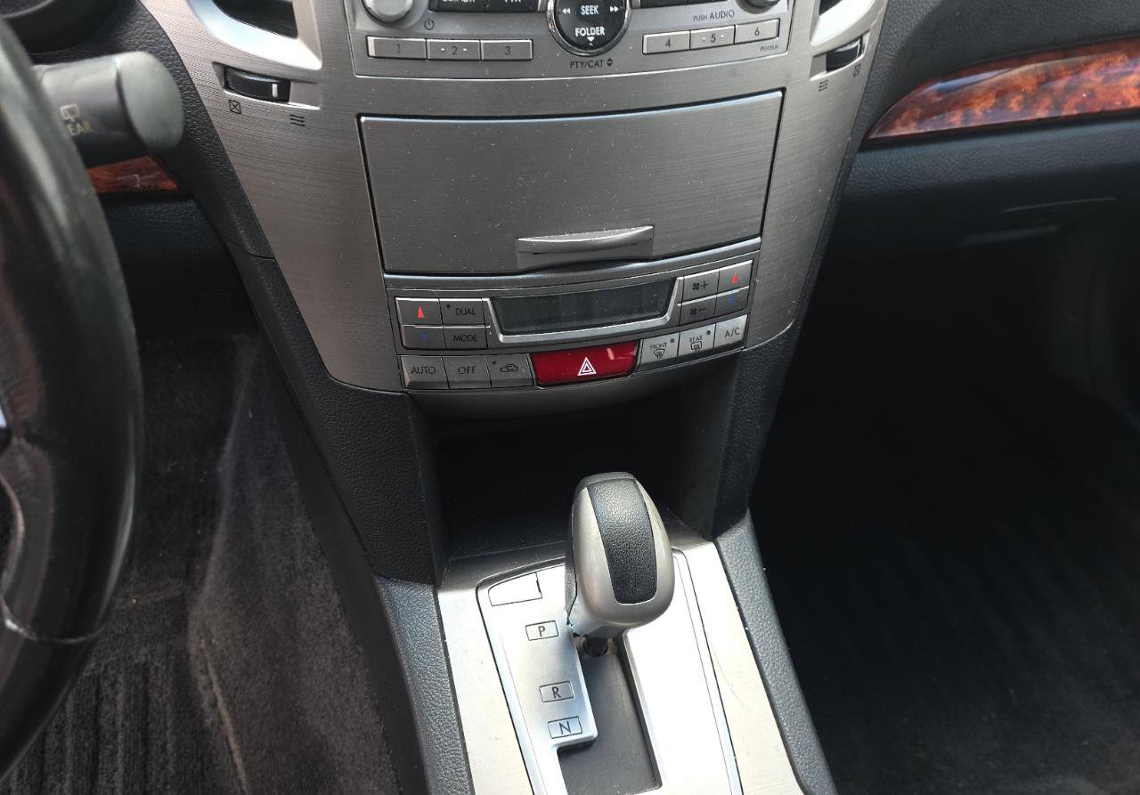 Used 2011 Subaru Outback 2.5i Limited w/ PWR Moonroof Pkg AWD/4WD image 14