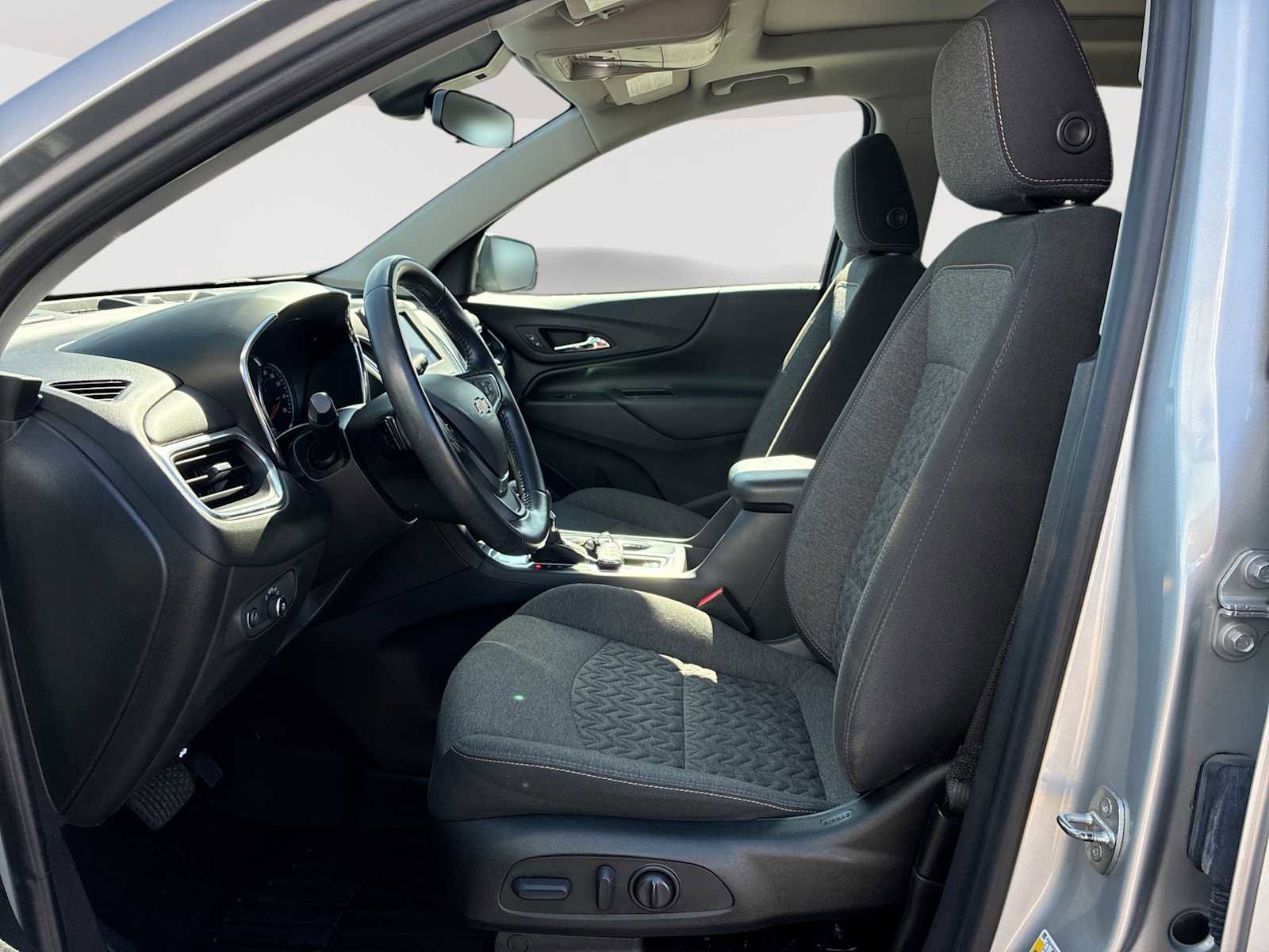 Used 2022 Chevrolet Equinox LT image 19