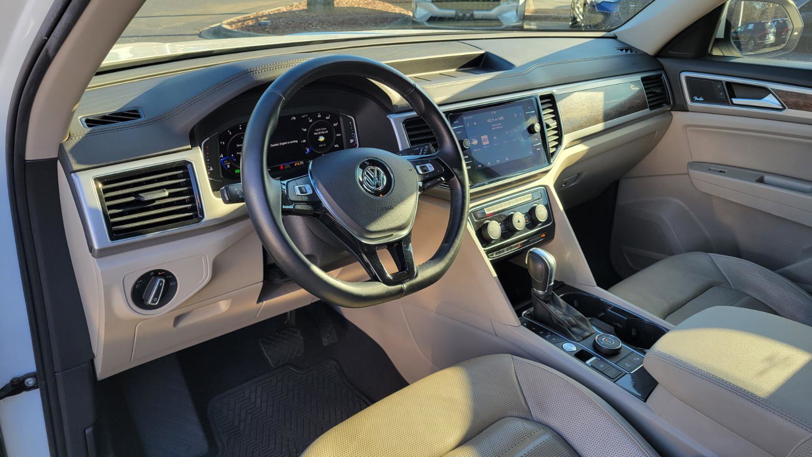 Used 2019 Volkswagen Atlas SEL Premium image 22