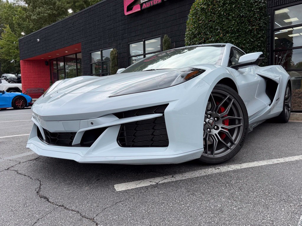 Used 2024 Chevrolet Corvette Z06 RWD image 2