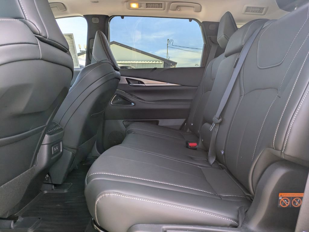 New 2026 INFINITI QX60 Luxe w/ Cargo Package image 16